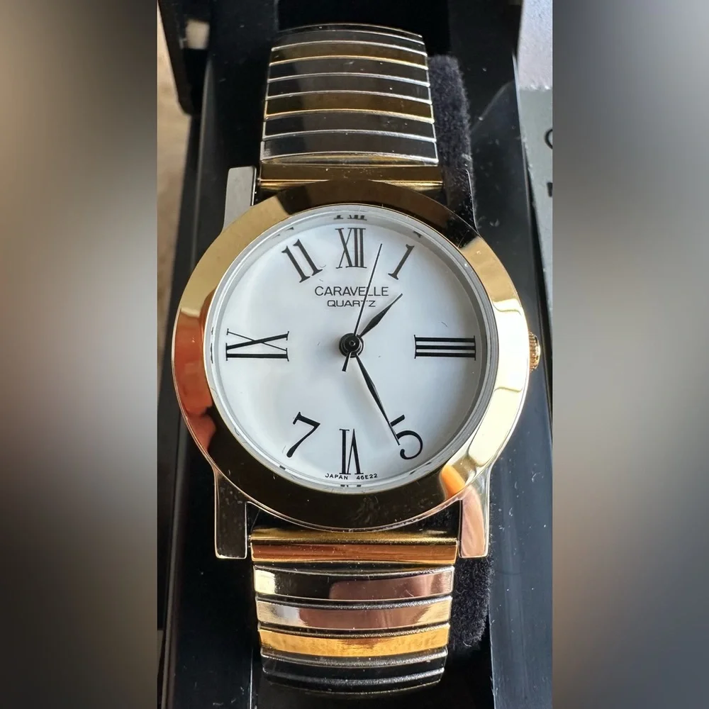 Caravelle Bulova 48E29 Watch 2 Tone Stainless Steel Bracelet White Dial NOS VTG